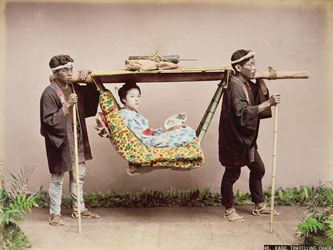 Japanische Geisha in einer Sänfte